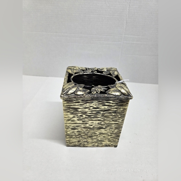 Decorative Gold and Black Tissue Box Cover - Picture 1 of 6